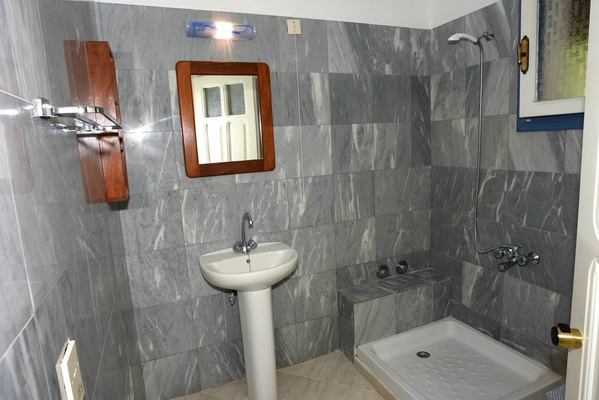 Blue Sky Hotel - Petra - Lesvos - Greece 외부 사진